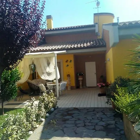 לינה וארוחת בוקר Villa Gialla פורטו רקנאטי